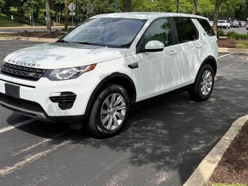 White 2018 Land Rover Discovery Sport SE