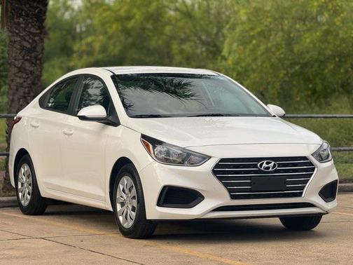2022 Hyundai Accent SE