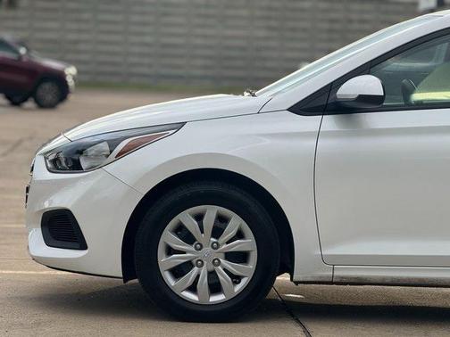 2022 Hyundai Accent SE
