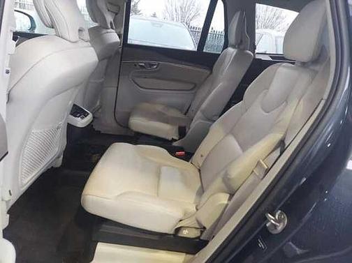 2023 Volvo XC90 Plus