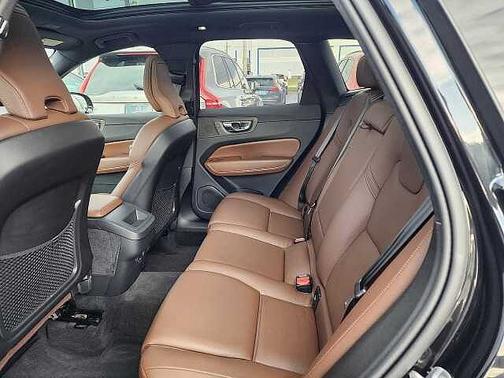 Onyx Black 2025 Volvo XC60 Plus