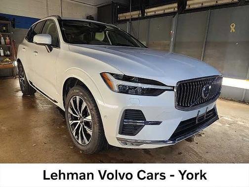 Crystal White 2023 Volvo XC60 Plus