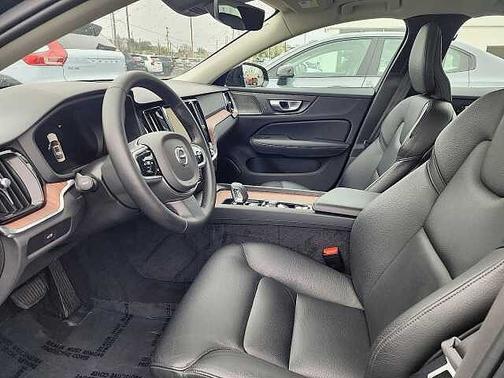Onyx Black 2025 Volvo S60 Plus