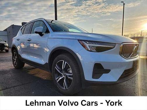 Cloud Blue 2025 Volvo XC40 Core