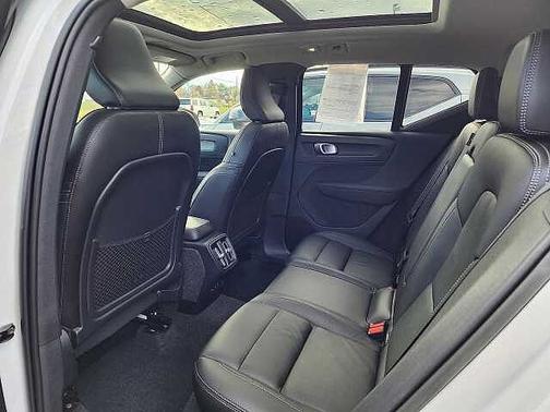 2023 Volvo XC40 Plus