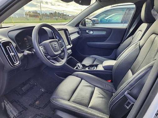 2023 Volvo XC40 Plus