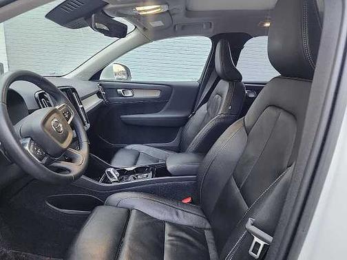 2025 Volvo V60 Cross Country Plus