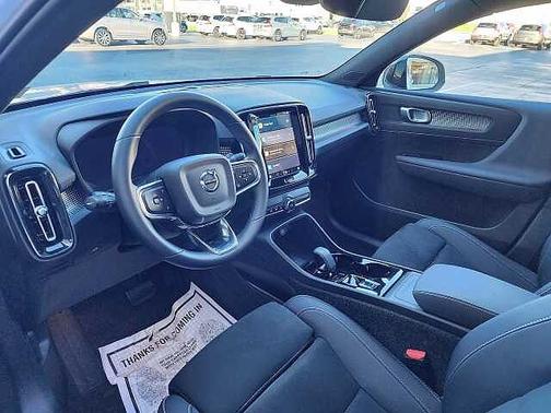 2025 Volvo XC40 Plus