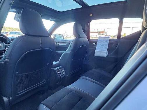 2025 Volvo XC40 Plus