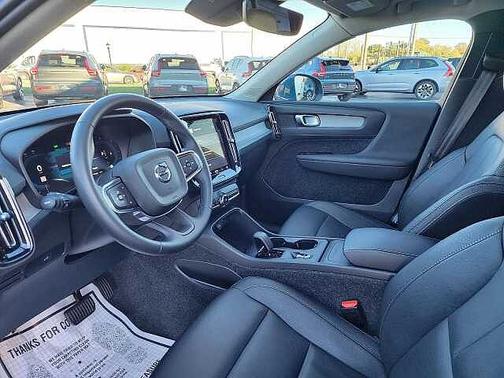 2025 Volvo XC40 Core