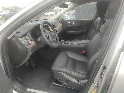 2023 Volvo XC60 Plus