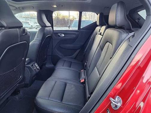 2023 Volvo XC40 