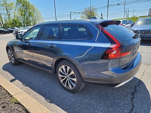 Denim Blue 2025 Volvo V90 Cross Country Plus