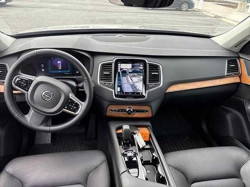 2024 Volvo XC90 Core
