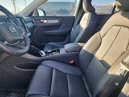 2025 Volvo XC40 Ultra