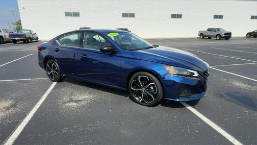 2023 Nissan Altima SR FWD