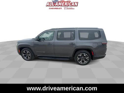 Baltic Gray Metallic Clearcoat 2024 Jeep Wagoneer Series III 4x4