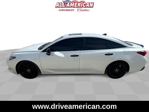 2022 Toyota Avalon Hybrid XSE