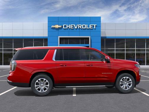 2025 Chevrolet Suburban LT