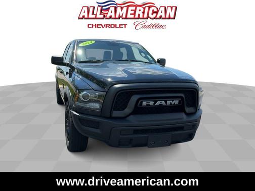 2024 RAM 1500 Classic Warlock Crew Cab 4x4 5'7' Box