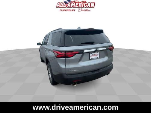 Sterling Gray Metallic 2023 Chevrolet Traverse LT Cloth