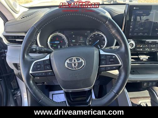 2022 Toyota Highlander Hybrid Limited