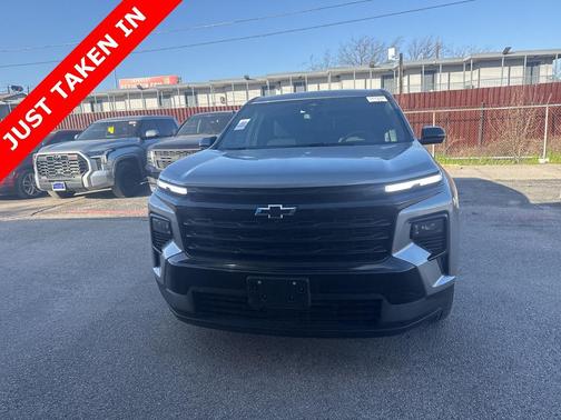 2024 Chevrolet Traverse LS