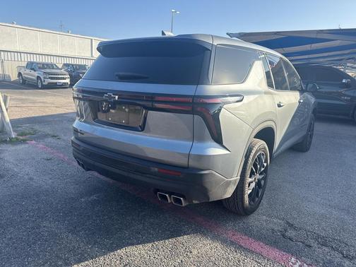 2024 Chevrolet Traverse LS
