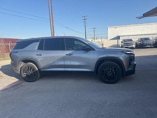 2024 Chevrolet Traverse LS