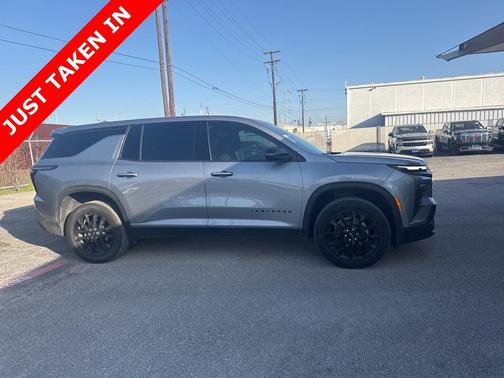 2024 Chevrolet Traverse LS