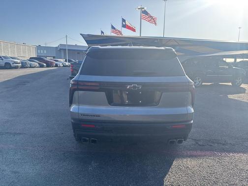 2024 Chevrolet Traverse LS