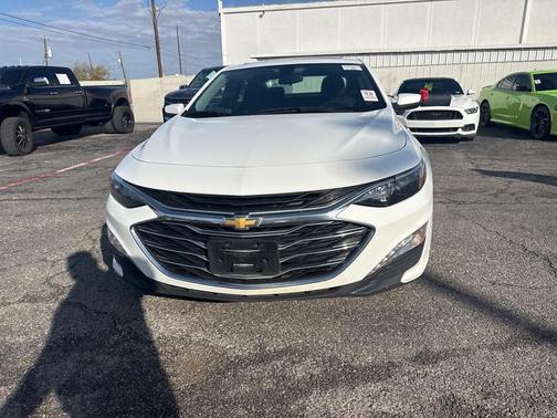 2022 Chevrolet Malibu FWD LT