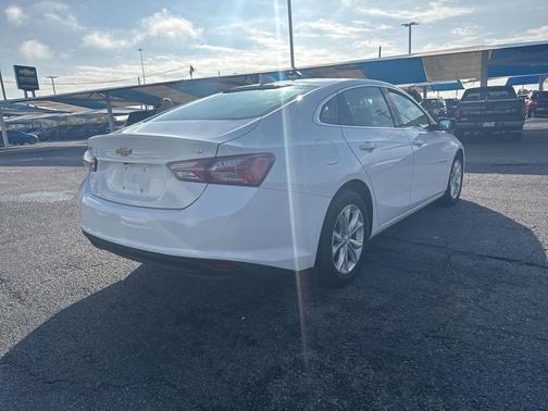 2022 Chevrolet Malibu FWD LT