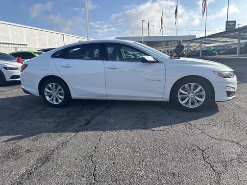 2022 Chevrolet Malibu FWD LT