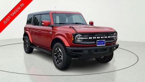 Hot Pepper Red Metallic Tinted Clearcoat 2022 Ford Bronco Outer Banks
