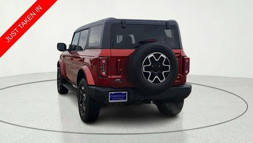 Hot Pepper Red Metallic Tinted Clearcoat 2022 Ford Bronco Outer Banks