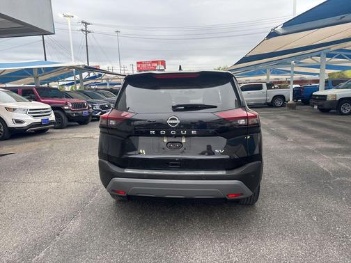 2022 Nissan Rogue SV