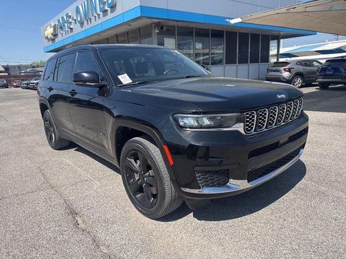 Diamond Black Crystal Pearlcoat 2023 Jeep Grand Cherokee L Altitude