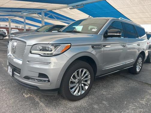 2023 Lincoln Navigator Standard