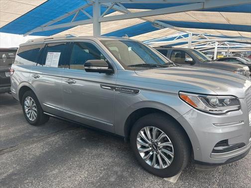 2023 Lincoln Navigator Standard