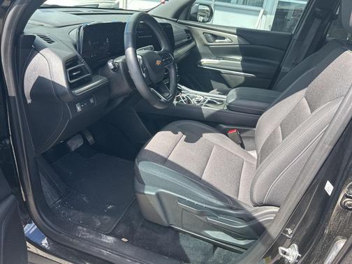 2024 Chevrolet Traverse LS