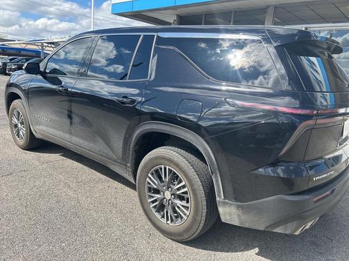 2024 Chevrolet Traverse LS