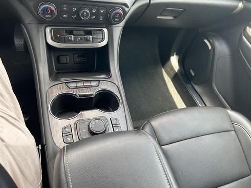 2023 GMC Acadia FWD SLT