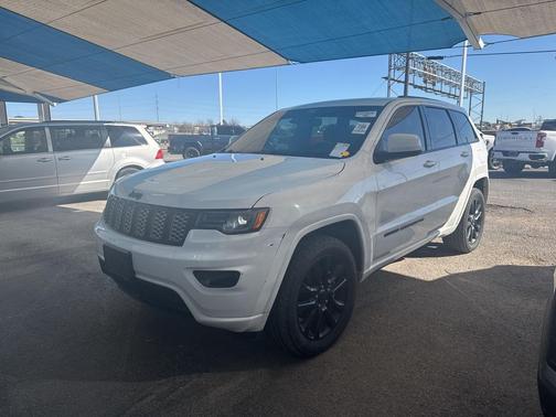 2022 Jeep Grand Cherokee Laredo