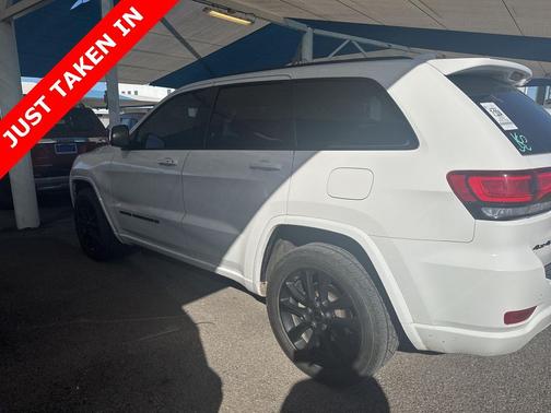 2022 Jeep Grand Cherokee Laredo