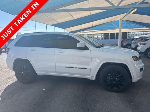 2022 Jeep Grand Cherokee Laredo