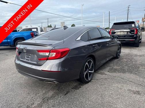 Lunar Silver Metallic 2018 Honda Accord Sport