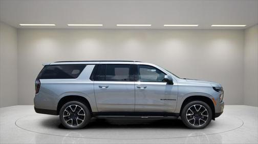 2025 Chevrolet Suburban RST