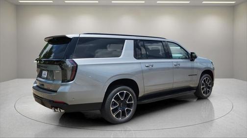 2025 Chevrolet Suburban RST