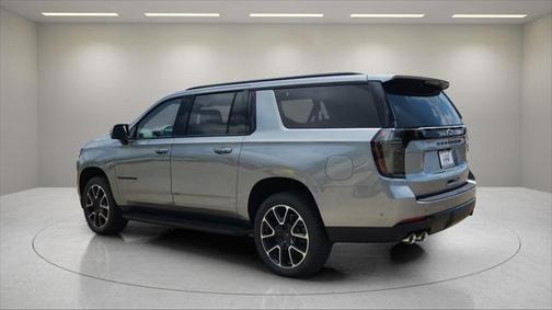 2025 Chevrolet Suburban RST